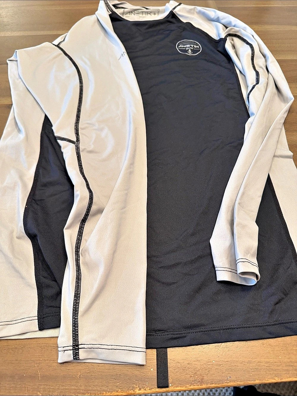 ANetikMen's Color Block Long Sleeve White & Black Size Large Like New